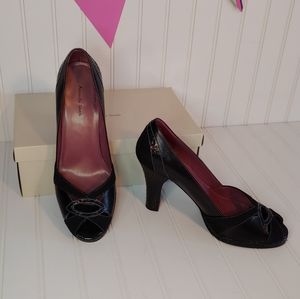 Amanda Smith Ruby Black Leather & Suede Heels size 10